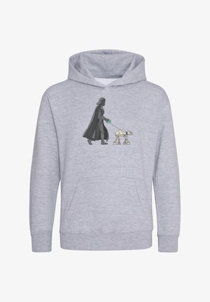 Sudadera con capucha gris que presenta un gráfico de un personaje con una capa negra paseando a una pequeña criatura robótica con una correa.