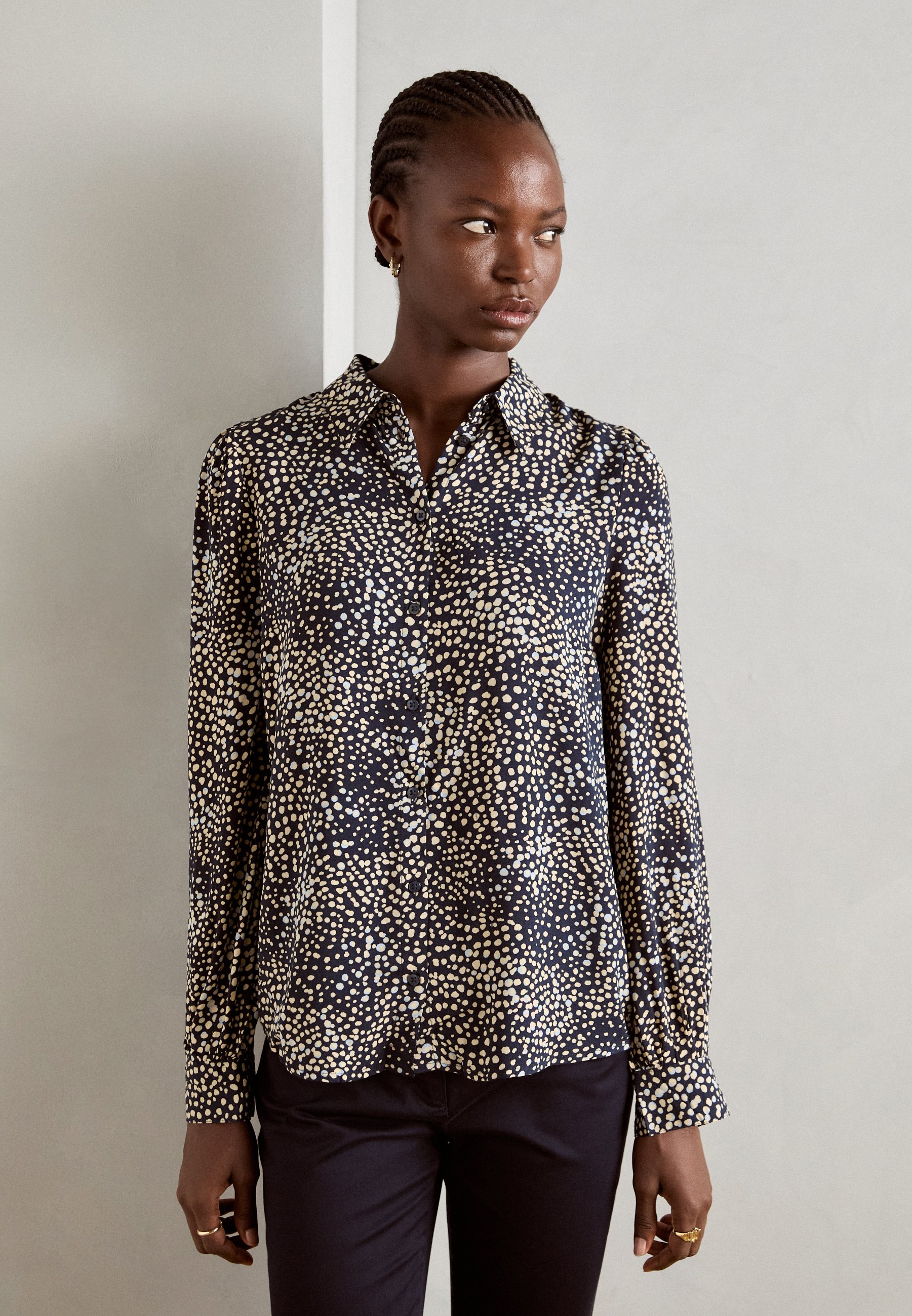 売れ筋商品|||ビーヤング シャツ レディース トップス BYJOSA CUFF SHIRT - Button-down blouse - black zigzag mix b.young BYJOSA CUFF SHIRT - Button-down blouse - black