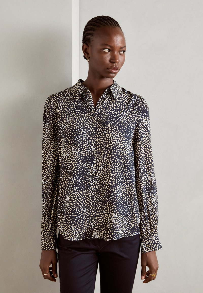 b.young - BYJOSA PUFF SHIRT - Overhemdblouse - copenhagen night, Vergroten