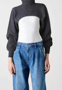 Pieces Sweter