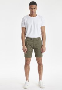 Casual Friday CFALLAN SLIM FIT - Shorts - grape leaf