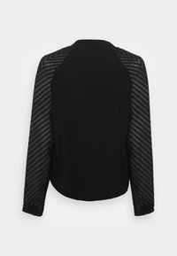 Zwarte top met lange mouwen, met doorschijnende, gestructureerde gestreepte stof op de schouders en armen. Afgeronde zoom en eenvoudig kraagontwerp.