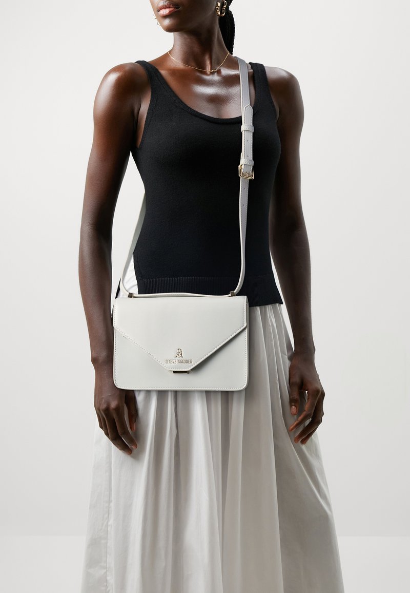 Steve Madden BINDIO - Handbag - cream