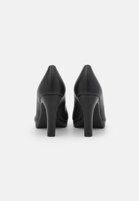 Tamaris Plateaupumps - black