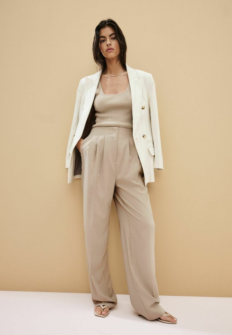 Next TAILORED FRONT PLEAT STRAIGHT - Bukser - stone