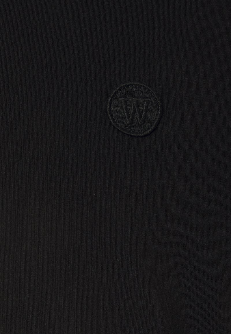 Herren T-shirts & Polos | Wood Wood ACE T-Shirt basic black/schwarz - YP32004 Herren T-shirts & Polos | Wood Wood ACE T-Shirt basic black/schwarz - YP32004