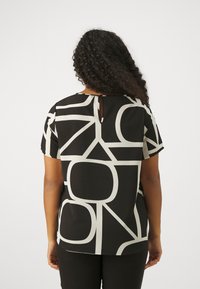 ONLY Carmakoma Blusa - black