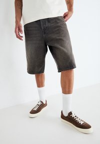 Jack & Jones JJIRON JJORIGINAL - Shorts di jeans - black denim
