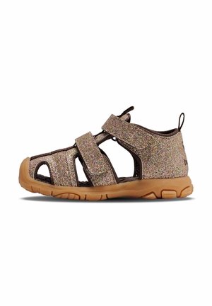 Glitterende bruine stoffen sandalen met open teen ontwerp, klittenbandriemen en rubberen zool. Voorzien van gestructureerde accenten en uitgesneden zijpanelen.