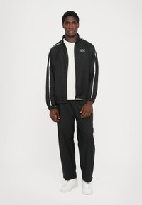 EA7 Emporio Armani VENTUS UNISEX SET Survêtement black