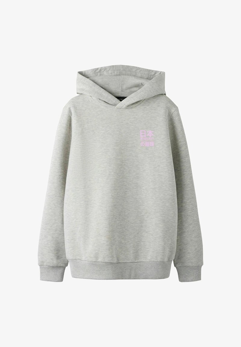 Svetlo siva kapucar s rebrastimi manšetami in spodnjim delom, z majhnim rožnatim japonskim besedilom na levi prsni strani.