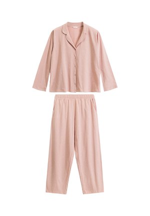 Miękki różowy, długi rękaw, zapinany na guziki top do piżamy z kołnierzykiem z wycięciem oraz pasującymi spodniami na elastycznej talii, obie części ozdobione subtelnym białym wzorem w rosnący księżyc.