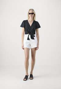 Vero Moda TILDA TIE  - Camicetta - black