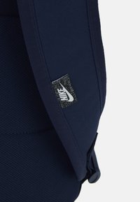Nike Sportswear UNISEX - Mochila - midnight navy/pollen