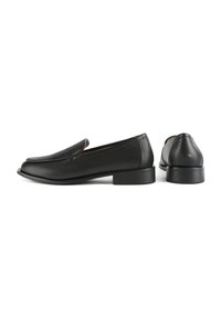 L37 Belebújós cipők - black