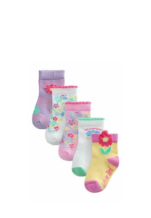 Vijf kleurrijke peutersokken met bloemmotieven en gegolfde randen, naast elkaar gerangschikt op een witte achtergrond.