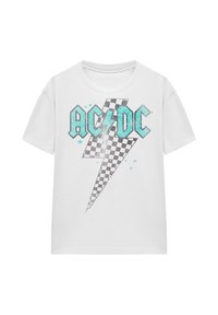Weißes kurzärmeliges T-Shirt mit türkisfarbenem "AC/DC"-Text und einem schwarz-weißen karrierten Blitzgrafik mit kleinen türkisfarbenen Sternen.