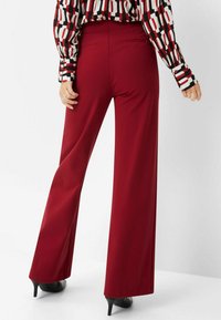 BRAX STYLE LILLYTH  - Stoffhose - cranberry
