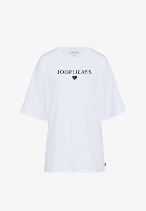 Weißes, übergroßes T-Shirt aus Baumwolle mit kurzen Ärmeln, das ein schwarzes Logo mit der Aufschrift "JOOP!JEANS" und ein Herzdesign zeigt.