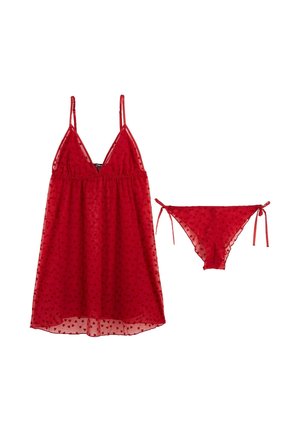 Set di lingerie trasparente rosso con top babydoll con spalline regolabili e slip bikini a triangolo abbinato con chiusure a fiocco e motivi a cuore.