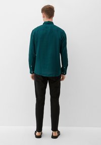 s.Oliver MIT BUTTON DOWN KRAGEN - Koszula