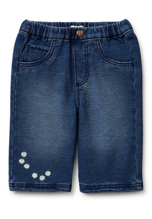Ciemnoniebieskie dżinsowe szorty z elastycznym pasem, przednimi kieszeniami, guzikiem w kształcie serca oraz małą, białą haftowaną stokrotką na lewej nogawce.