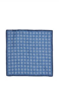 Sininen kuvioitu huivi, joka on valmistettu kevyestä kankaasta ja jolla on toistuva geometrinen muotoilu. Reunat on viimeistelty siististi.