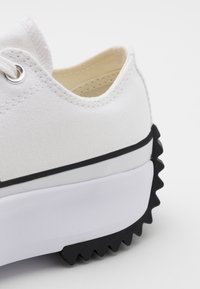 Converse RUN STAR HIKE UNISEX - Zapatillas - white/black