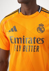 adidas Performance REAL MADRID AWAY JERSEY Squadra crew orange