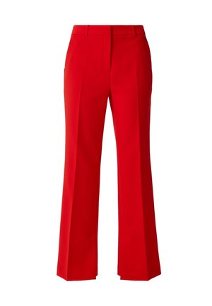 Pantalon rouge vif ajusté avec plis à l'avant, passants pour ceinture et coupe ample à jambes larges.