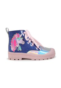 Scarpa alta glitterata blu con lacci e suola rosa. Presenta una grafica di unicorno e accenti iridescenti sulla punta e sul lato.