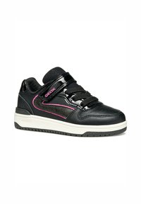 Sneaker in pelle nera con accenti rosa, pannello testurizzato e cinturino in Velcro regolabile. Suola in gomma con motivo antiscivolo per una maggiore aderenza.