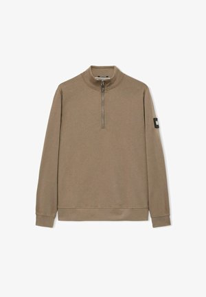 Pruun, pika varrukaga kapuutsiga sweatshirt, millel on poolsilt tõmmatav lukuklapp, ribikante ja plekk vasakul varrukal. Sujuv tekstuur.