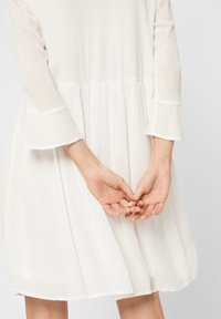 Pieces Denní šaty - off-white