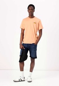 Thumbnail Image 2