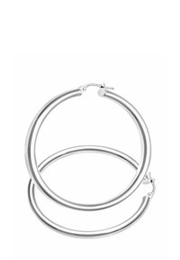 Hõbedased rõngas kõrvarõngad, millel on sujuv, ümar disain. Varustatud turvalise lukustussüsteemiga ja poleeritud pinnaga, mille läbimõõt on ligikaudu 3 tolli.