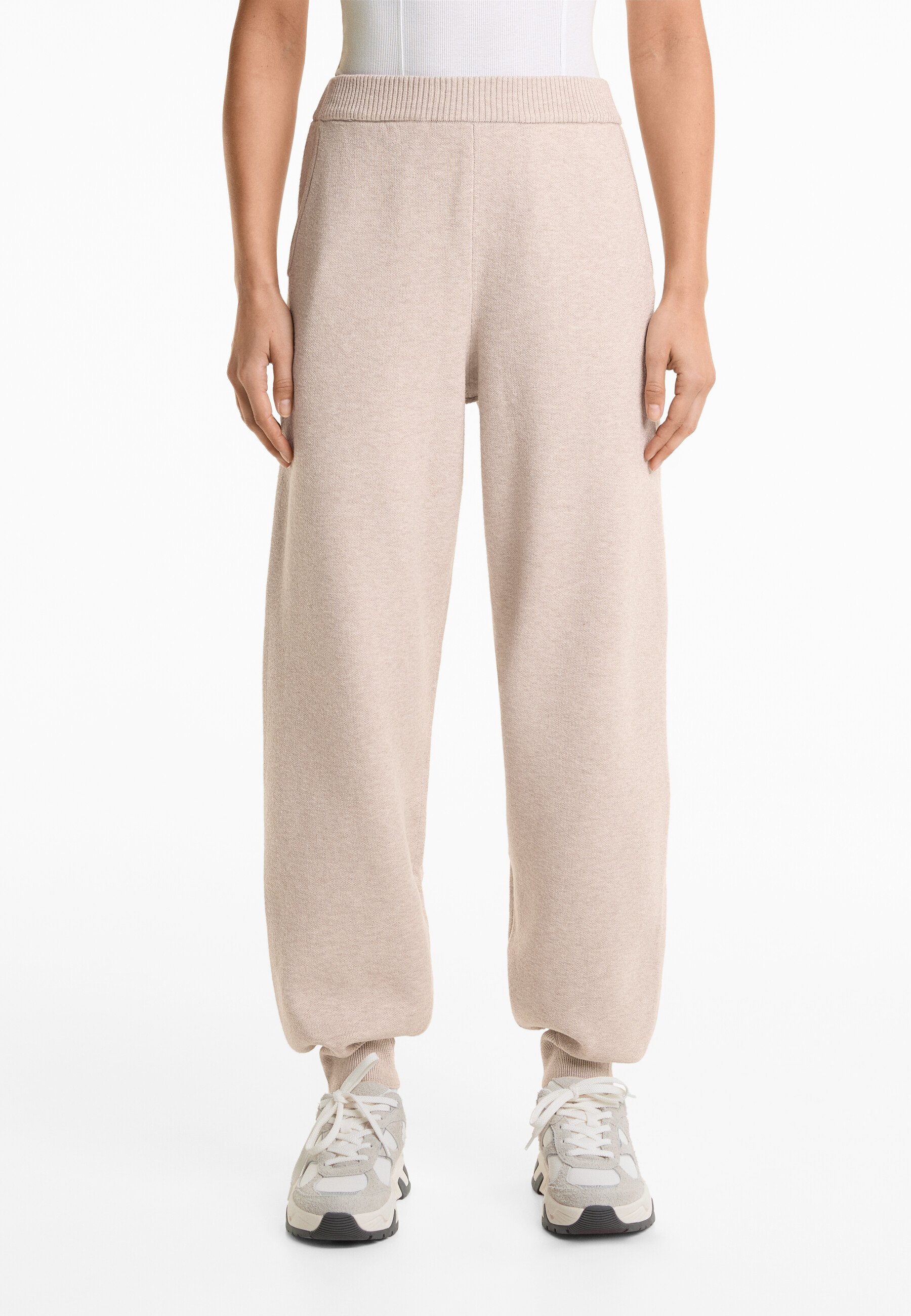 OYSHO JOGGERS - Pantaloni sportivi - camel/cammello - Zalando