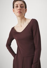 Max Mara Leisure VALIDO ciemnobrązowy