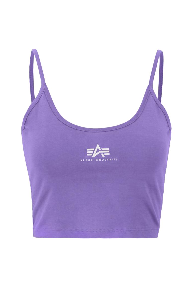 Lila, verkürztes Tanktop aus weichem Stoff, mit dünnen Trägern und einem weißen Logo, das in der Mitte "ALPHA INDUSTRIES" zeigt.