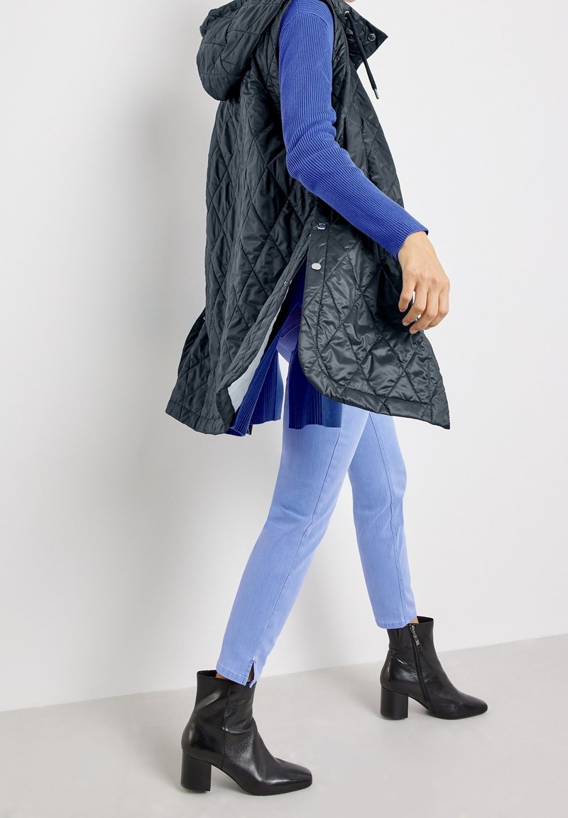 Gerry Weber Weste dark blue/dunkelblau (Pre-owned) Zalando