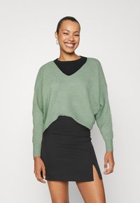 ONLY ONLRICA LIFE L/S V-NECK - Maglione - hedge green melange