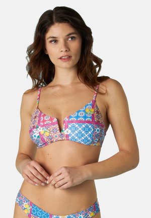 Top bikini colorato con design triangolare, caratterizzato da motivi floreali e geometrici in rosa, blu e giallo. Spalline regolabili, senza imbottitura.