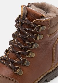 Bisgaard GERT UNISEX - Suvarstomi aulinukai - chestnut