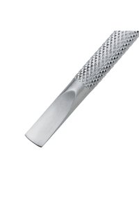 Metalgraveringsværktøj med et riffelgreb for bedre fastholdelse. Sølvfarvet, med et fladt, bredt blad og en glat afslutning ved spidsen. Holdbart og præcist design.