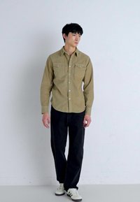 Levi's® BARSTOW WESTERN STANDARD - Cămașă - sand/beige