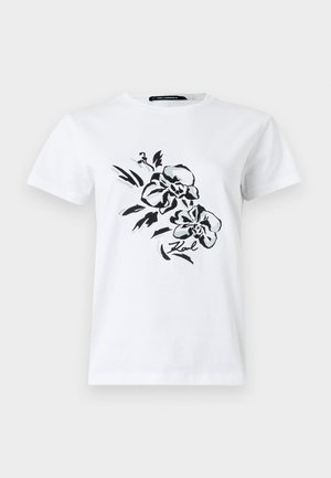 Weißes Baumwoll-T-Shirt mit einem schwarzen Blumenmuster auf der Vorderseite. Rundhalsausschnitt, kurze Ärmel, lockere Passform. Markennamen "Karl" im Design enthalten.