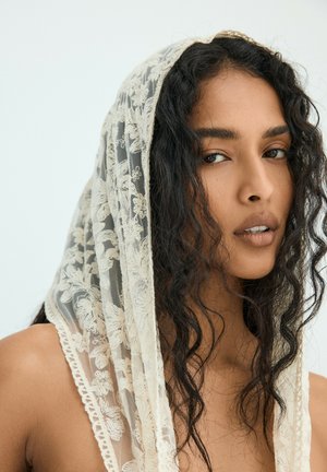 Stradivarius, EMBROIDERED LACE SARONG - Écharpe - beige