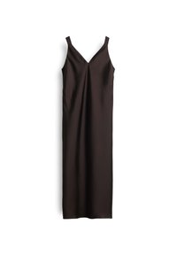 Abito in satin marrone con scollatura a V e spalline sottili, caratterizzato da una superficie liscia e una silhouette dritta, che arriva fino al ginocchio.