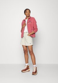 Patagonia RETRO - Casaco polar - rosehip