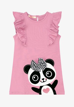 Rosa ärmelloses Kleid mit Rüschen an den Schultern, das ein Panda-Grafik mit einer karierten Schleife und Herzdetails auf der Vorderseite zeigt.